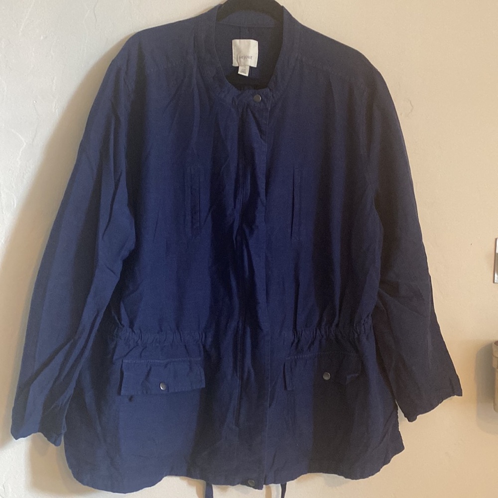 Lightweight cotton blend jacket.